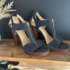 Michael Kors Navy and Brown Heels size 6